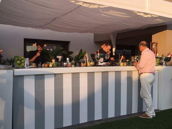 COCKTAIL BAR CATERING